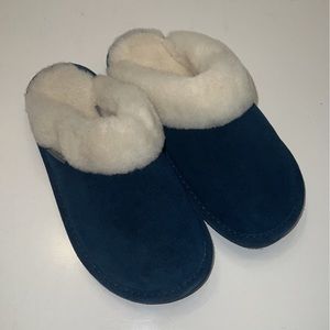 Cloud Nine Slippers sheepskin with box